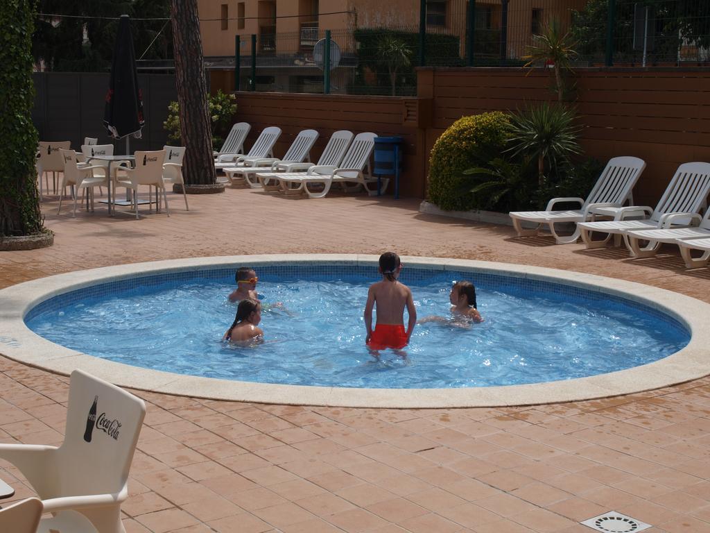 Hotel Mar Blau Calella Dış mekan fotoğraf
